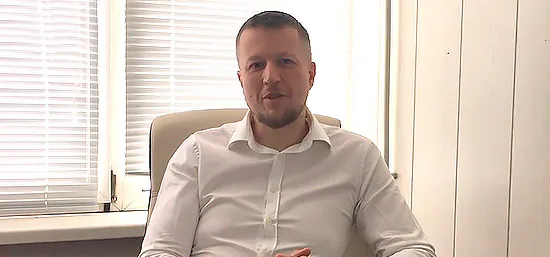 Руководитель компании в офисе